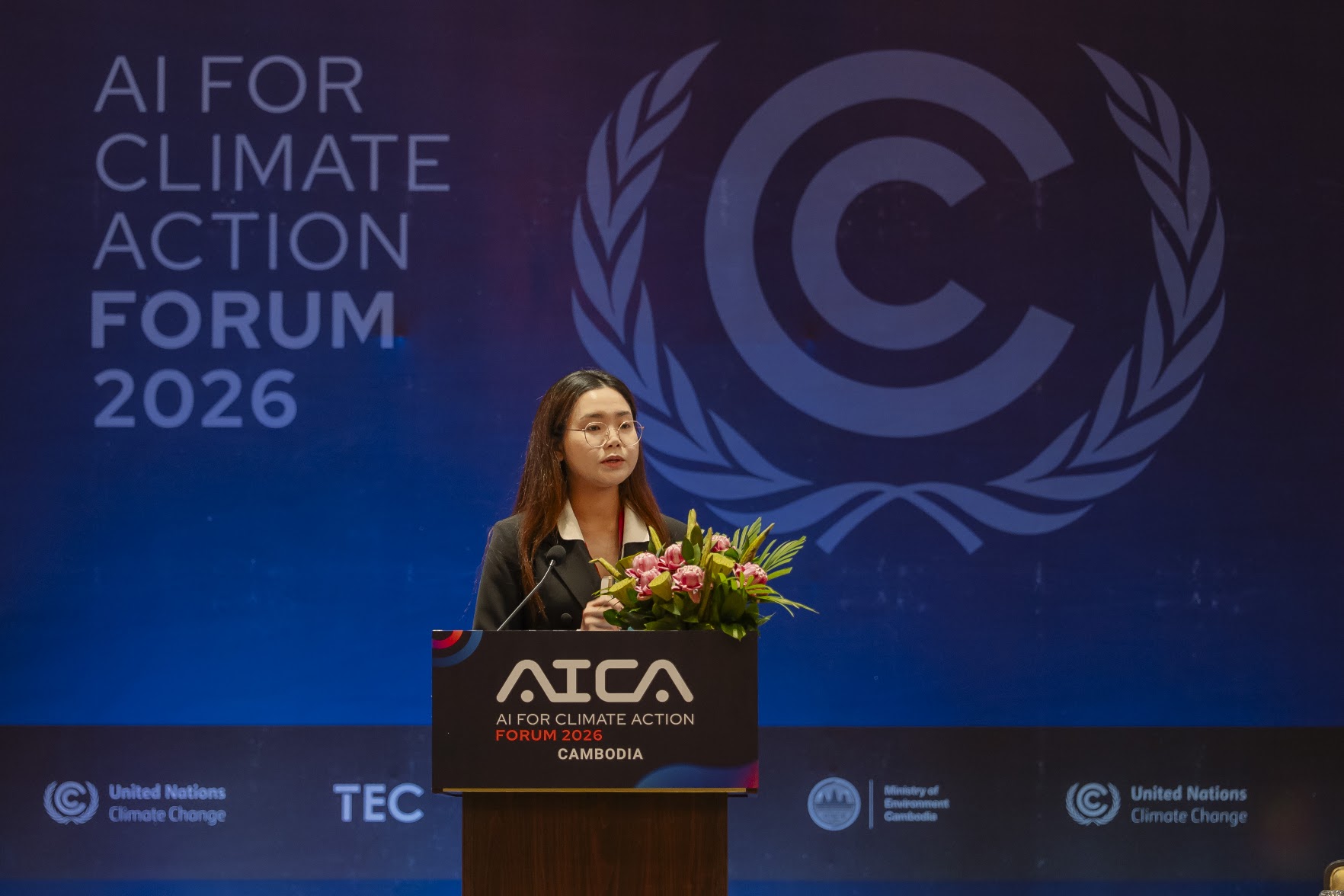 AI for Climate Action Forum 2026 연단에서 발표하는 IWMI 알리사 루앙라드 국제협력팀장